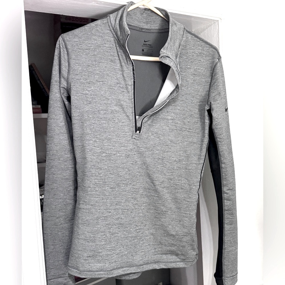 🔥✨ Edgy Stylish Nike Pro HyperWarm Half-Zip Training Top – Women’s Size L ✨🔥